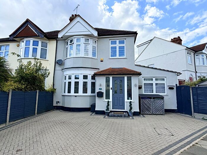 3 Bedroom Semi-Detached House For Sale In Lenmore Avenue, Little Thurrock, Grays, Essex, RM17