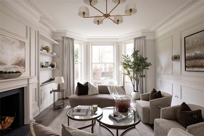 3 Bedroom Flat For Sale In Holland Park, London, W11