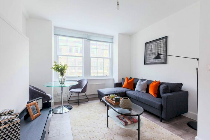 2 Bedroom Flat To Rent In Mitre Road, Southwark, London, SE1