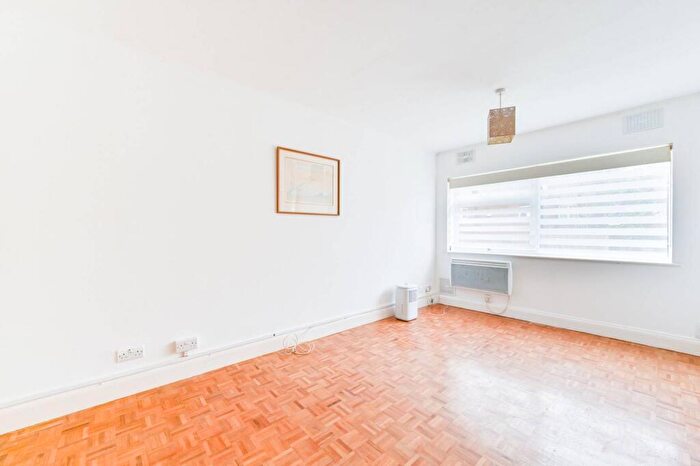 Studio To Rent In September Way, Stanmore, HA7