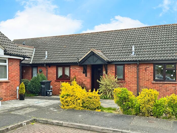 1 Bedroom Terraced Bungalow For Sale In Petresfield Way, West Horndon, CM13