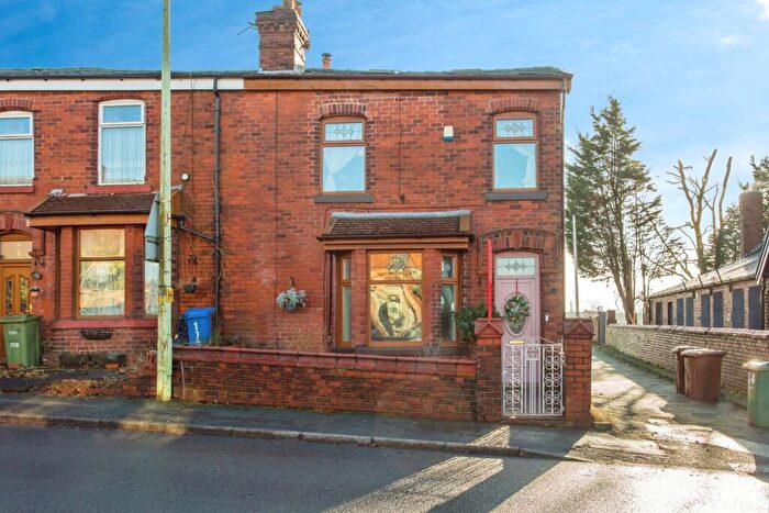 4 Bedroom End Of Terrace House For Sale In Lyons Lane, Chorley, Lancashire, PR6