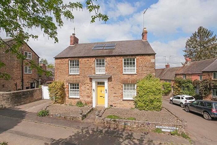 3 Bedroom Detached House For Sale In Church Avenue, Kings Sutton, West Northamptonshire (Grade Ll Listed Building Situated In A Conservation Area), OX17