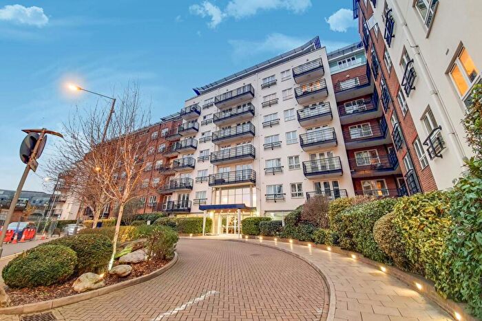 2 Bedroom Flat To Rent In Royal Quarter, Kingston, Kingston Upon Thames, KT2