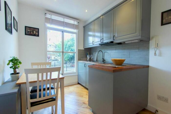 Studio To Rent In Penywern Road, Earls Court, London, SW5