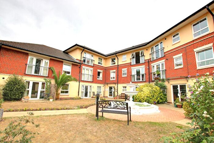 2 Bedroom Retirement Property For Sale In Rollesbrook Gardens, Southampton, SO15