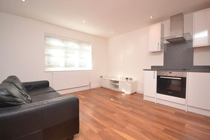 1 Bedroom Flat To Rent In Goldsmid Road, Reading, RG1