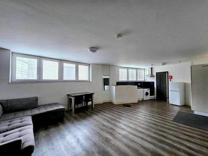 2 Bedroom Flat To Rent In Warspite Road, London, SE18