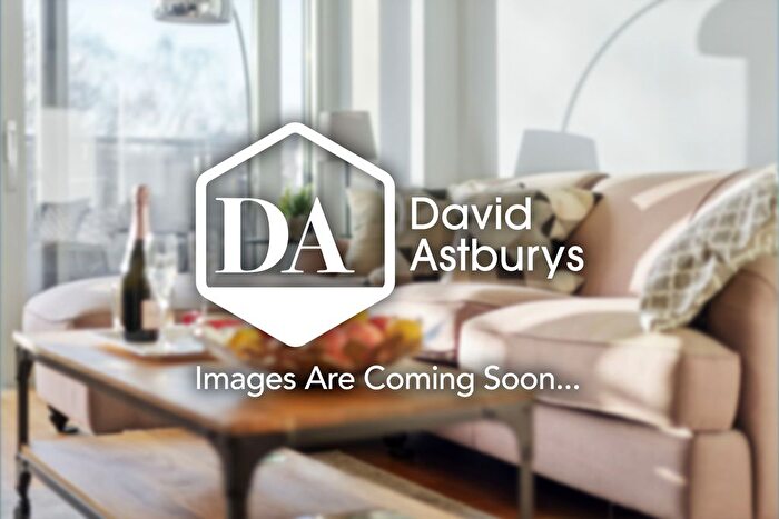 4 Bedroom Semi-Detached House To Rent In Coppetts Road, Muswell Hill, London, N10