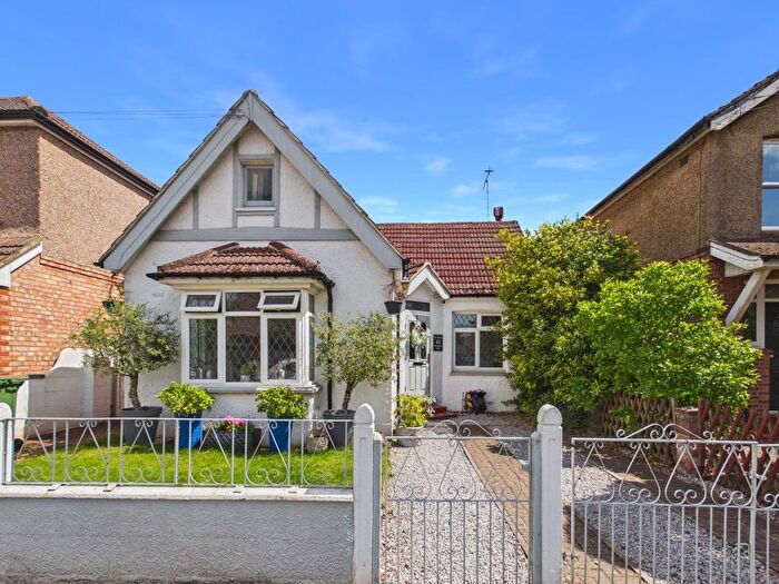 4 Bedroom Bungalow For Sale In Wellington Road, Ashford, Surrey, TW15
