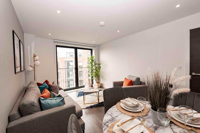 2 Bedroom Apartment To Rent In Cross Lane, Manchester, Greater Manchester, M5