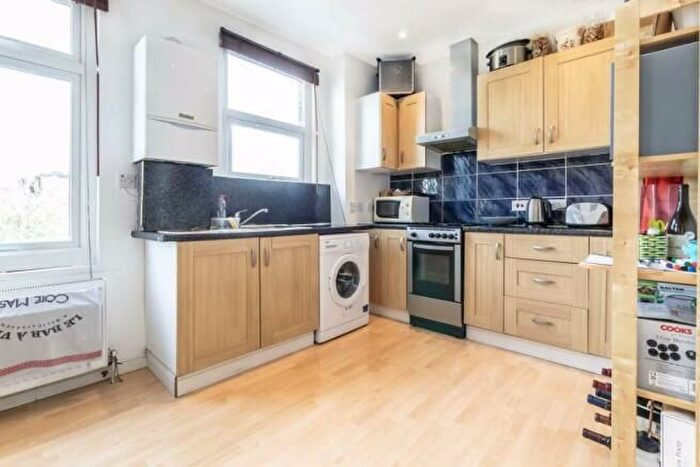 3 Bedroom Flat To Rent In Manor Farm Road, Wembley, HA0