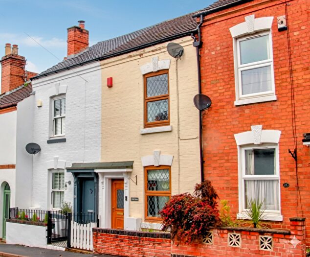 3 Bedroom Terraced House For Sale In Park Road, Kenilworth, Warwickshire, CV8