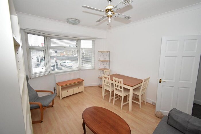 2 Bedroom Maisonette To Rent In Eardley Road, London, SW16