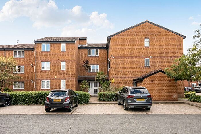 2 Bedroom Flat For Sale In John Silkin Lane, London, SE8