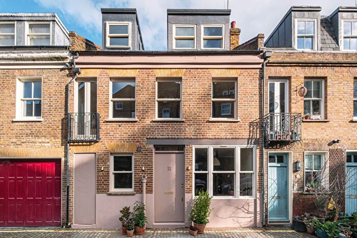 3 Bedroom Mews For Sale In Pindock Mews, London, W9