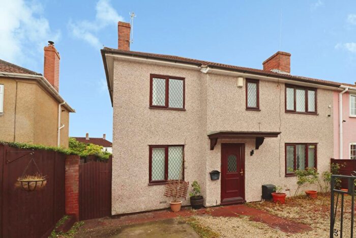 3 Bedroom Semi Detached House For Sale In Woodcote Walk, Bristol, BS16