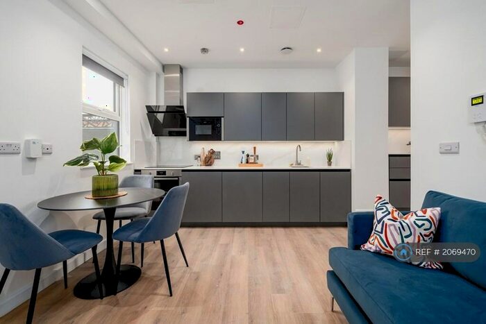 3 Bedroom Flat To Rent In Park Street, Bristol, BS1