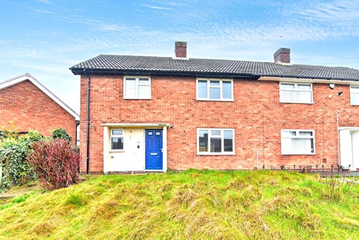 3 Bedroom Semi-Detached House For Sale In The Crescent, Brimington, Chesterfield, S43