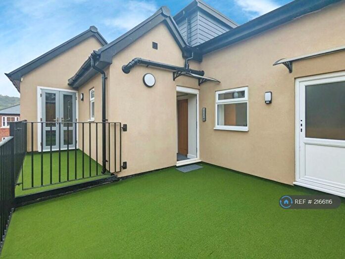 1 Bedroom Flat To Rent In Station Road, High Wycombe, HP13