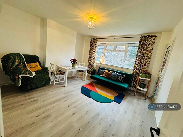 3 Bedroom Flat To Rent In Penrose Street, London, SE17