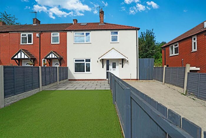 3 Bedroom Semi-Detached House For Sale In Whincover Hill, Leeds, LS12