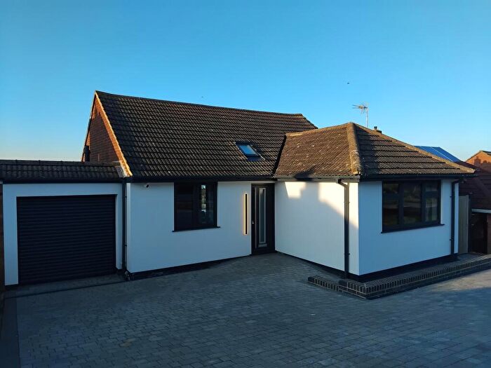 2 Bedroom Bungalow For Sale In Grimthorpe Avenue, Whitstable, Kent, CT5