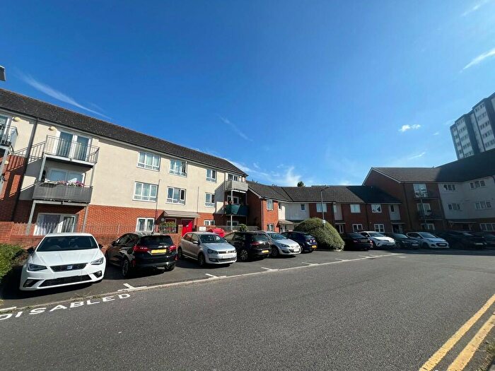 2 Bedroom Apartment To Rent In Longwood Avenue, Slough, SL3