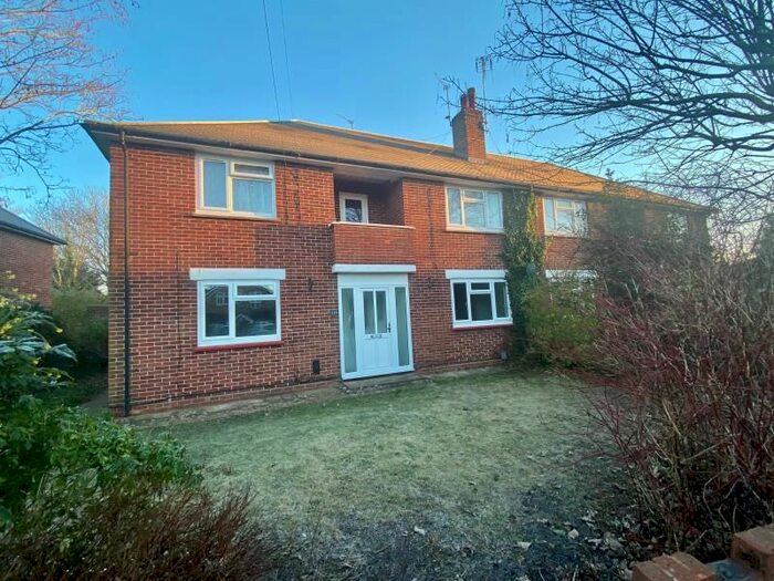 2 Bedroom Maisonette To Rent In James Road, Camberley, GU15