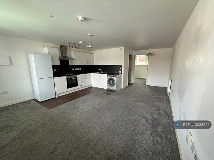 1 Bedroom Flat To Rent In West Court, Bedminster, Bristol, BS3