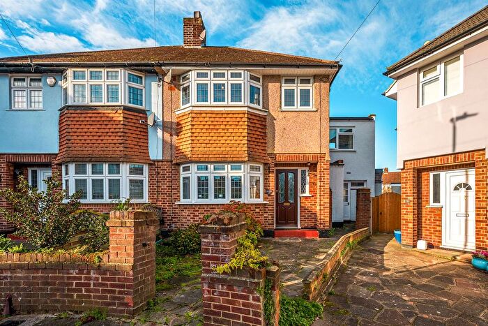 4 Bedroom Semi Detached House For Sale In Sparrows Lane, New Eltham, SE9