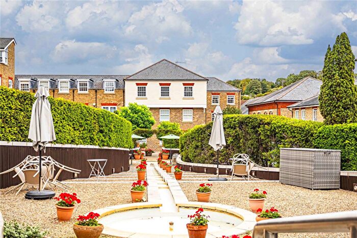 2 Bedroom Flat For Sale In Manor Street, Berkhamsted, Hertfordshire, HP4
