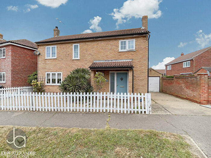 3 Bedroom Detached House For Sale In Gainsborough Close, West Mersea, Colchester, CO5