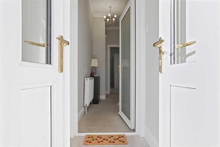 2 Bedroom Flat For Sale In Smollett Street, Alexandria, G83