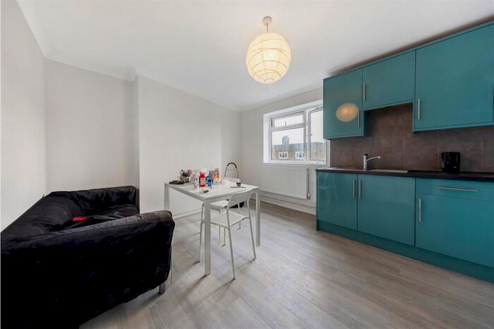 4 Bedroom Flat To Rent In Sir Alexander Road, London, W3