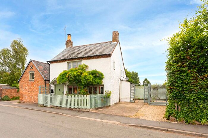 3 Bedroom Detached House For Sale In Church Road, Long Itchington, Southam, Warwickshire, CV47
