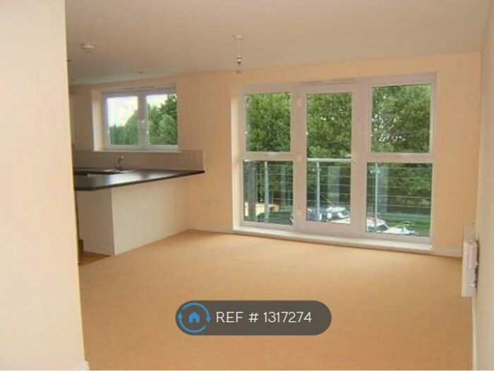 2 Bedroom Flat To Rent In Halcyon, Selby, YO8