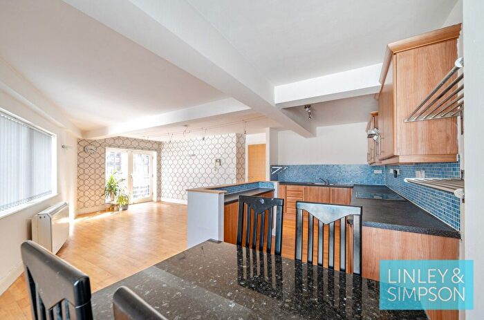 2 Bedroom Flat For Sale In Hamilton House, Trafalgar Street, Leeds, LS2