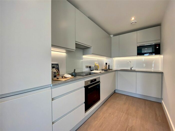 2 Bedroom Flat To Rent In Thames Quarter, Napier Road, Reading, RG1