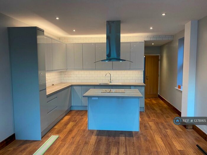 4 Bedroom Semi-Detached House To Rent In Horley Road, Redhill, RH1