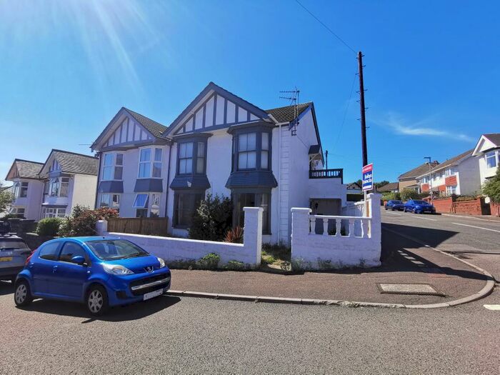 2 Bedroom House To Rent In Parc Wern Road, Sketty, SA2