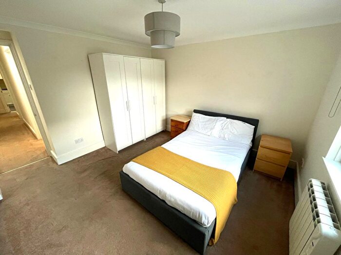 2 Bedroom Flat To Rent In Portland Road, London, SE25