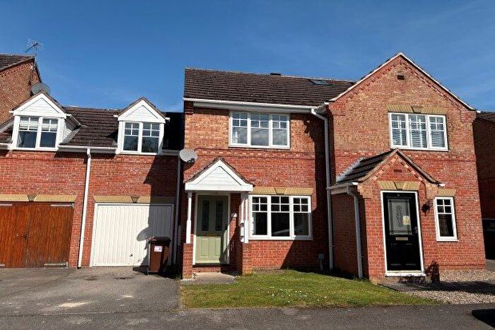 3 Bedroom Semi-Detached House To Rent In Field View, Malton, YO17