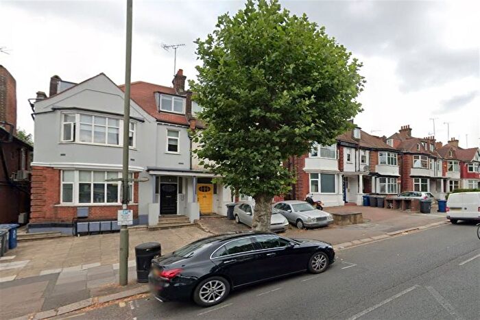 2 Bedroom Flat To Rent In North End Road, Golders Green, NW11