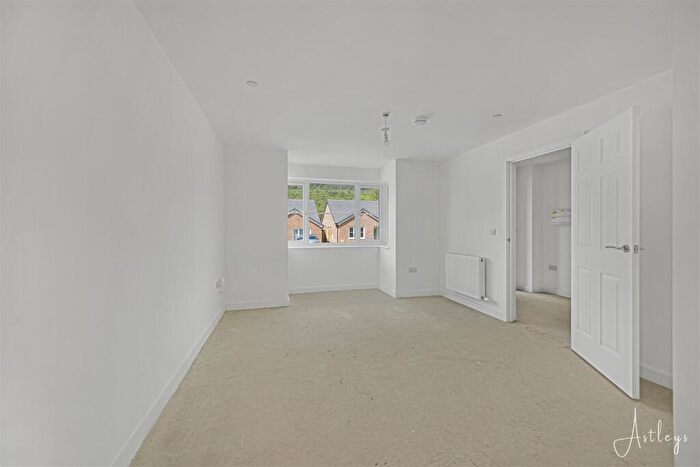 3 Bedroom Detached House For Sale In Clos Yr Ysgol, Clyne, Neath, SA11