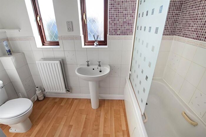 3 Bedroom Detached House For Sale In Wilton Court, Newton Aycliffe, DL5