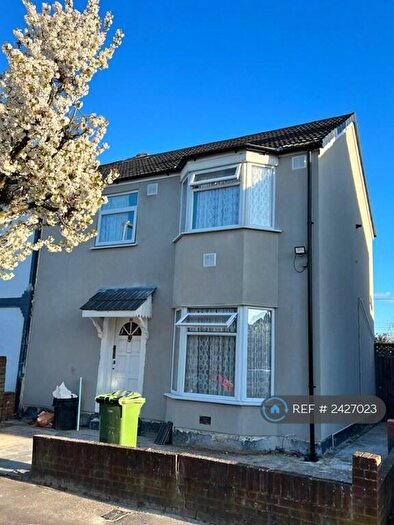 4 Bedroom End Of Terrace House To Rent In Heath Road, Chadwell Heath, RM6
