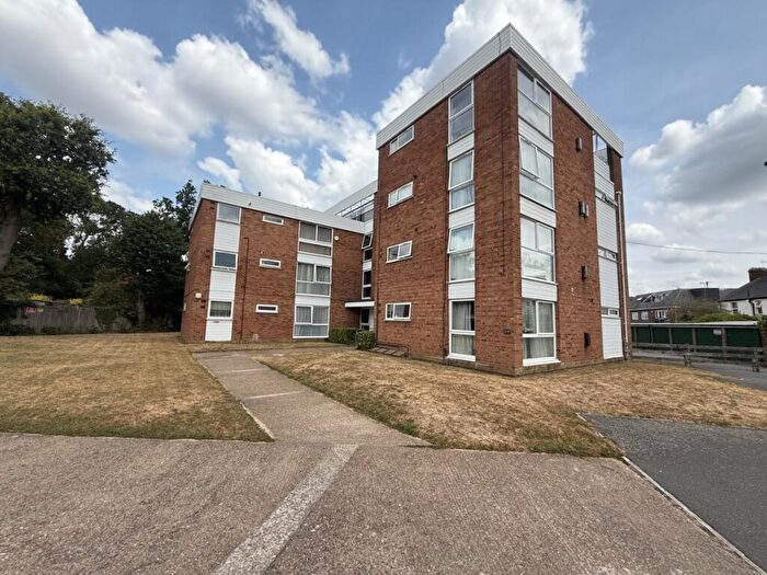 1 Bedroom Flat To Rent In Avalon Close, Enfield, EN2