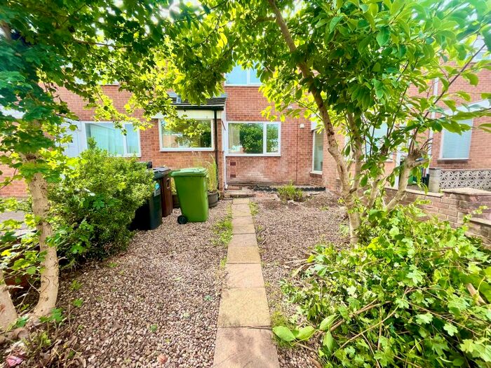 4 Bedroom Terraced House To Rent In Roach Close, Birmingham, B37