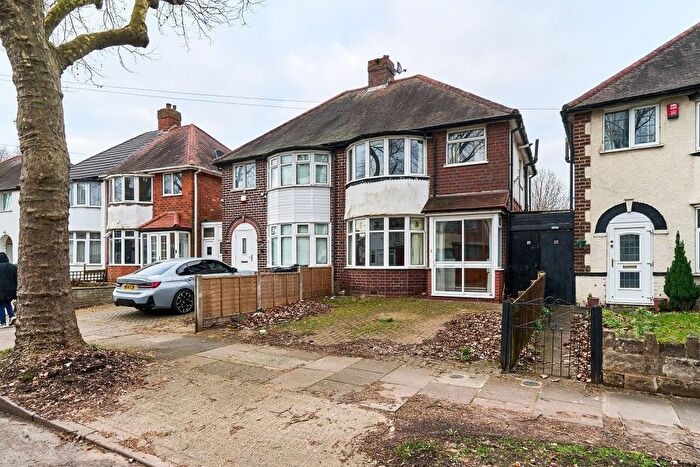 3 Bedroom Semi Detached House For Sale In Crantock Road, Perry Barr, Birmingham, B42